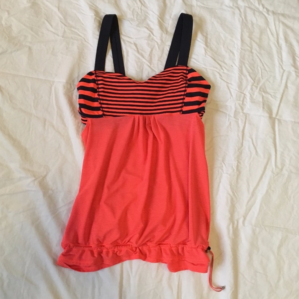 EUC lululemon but in bra top, size 8